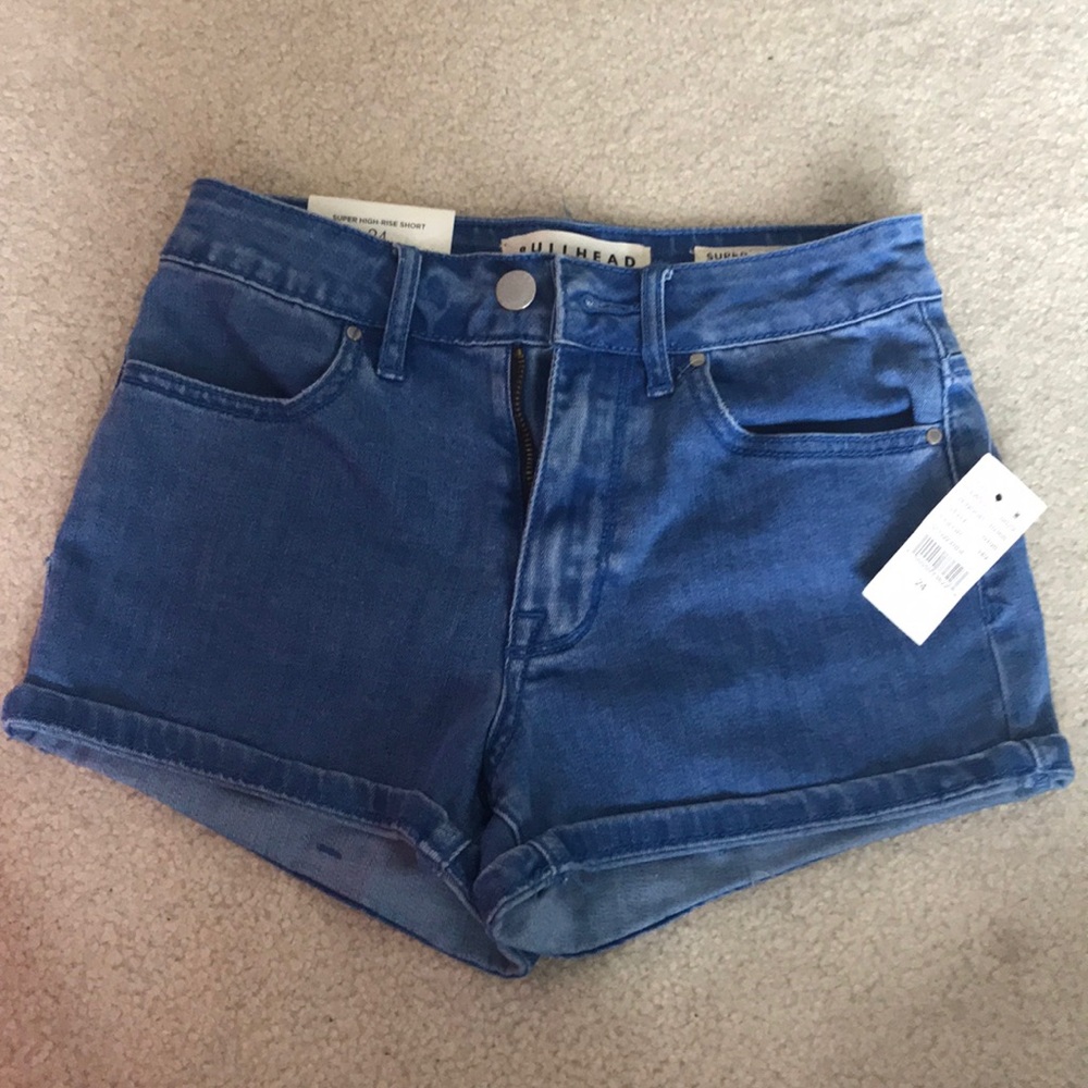 NWT Bullhead shorts